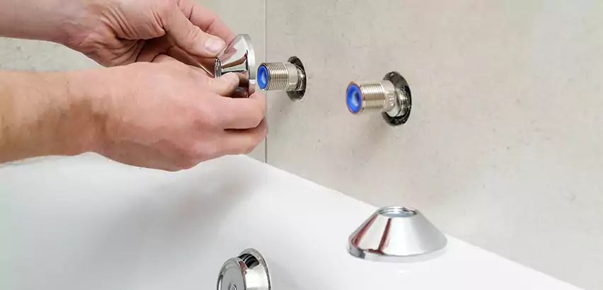Changing Bathtub Faucet in Mound Juliet